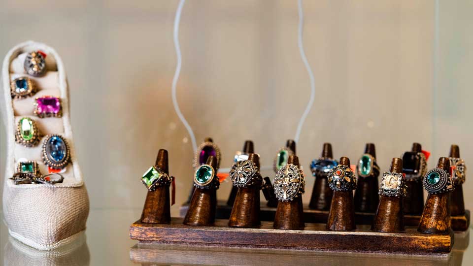 ANILLOS Y SORTIJAS